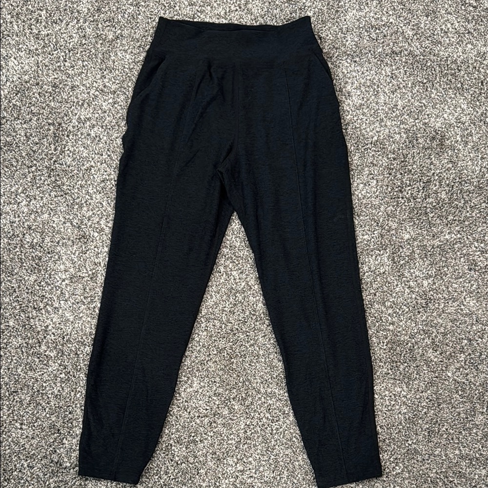 Beyond Yoga Charcoal Gray Leggings